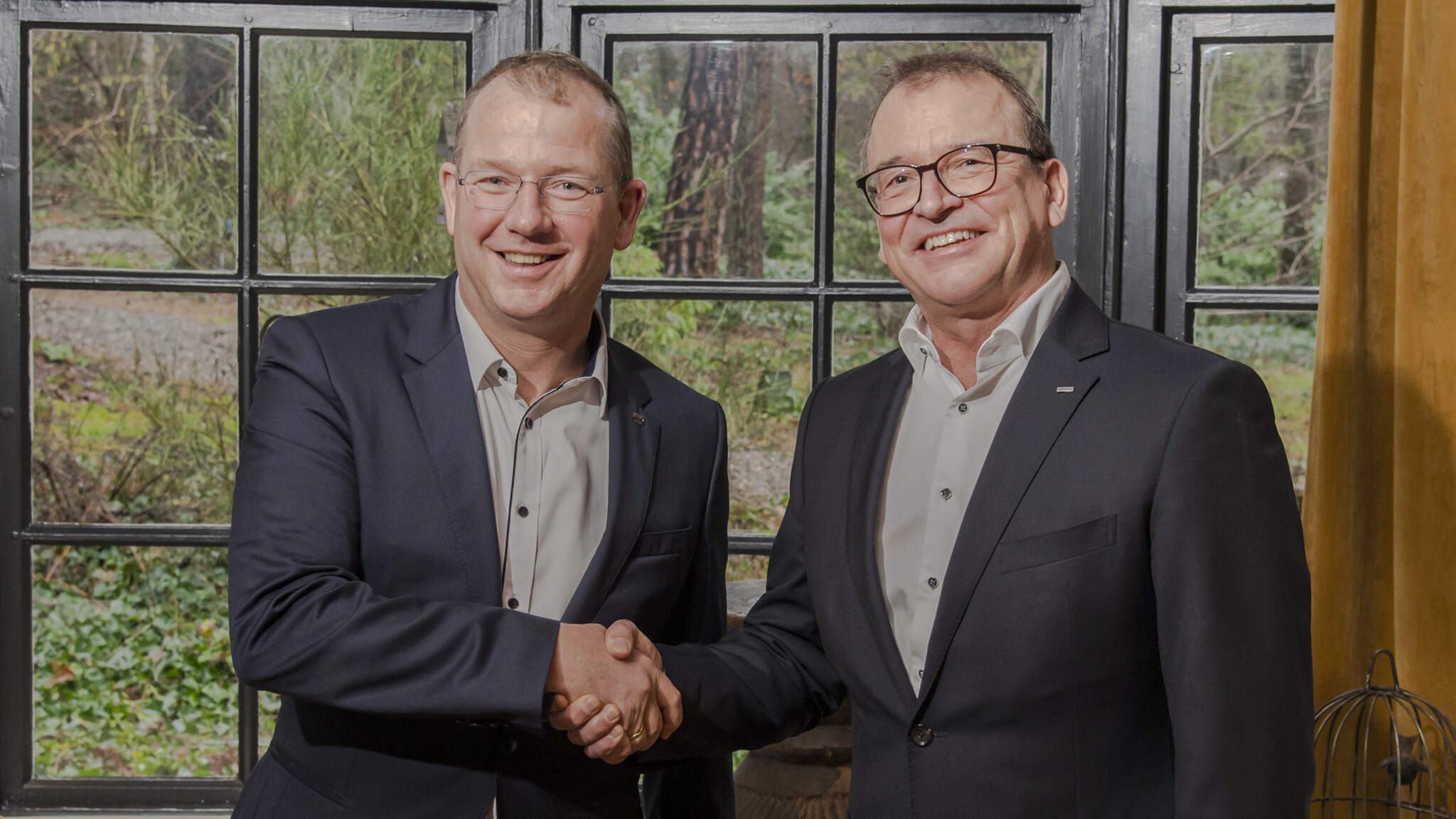 Jan-Peter Müller, CEO van Müller samen met Alfred Miller, Managing Director DACHSER Food Logistics