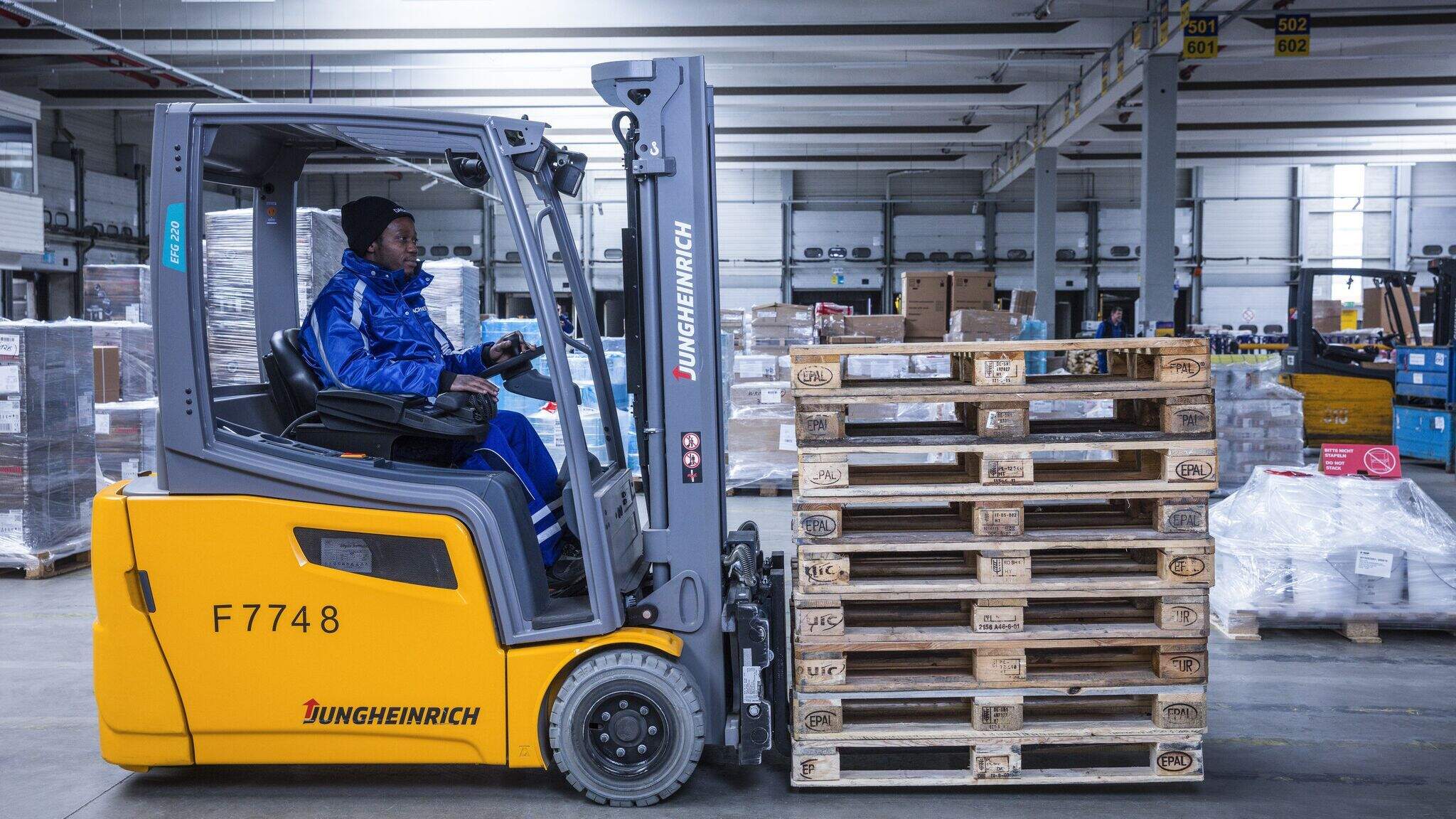 Pallets zijn onmisbaar voor effici&euml;nte logistieke ketens.
 